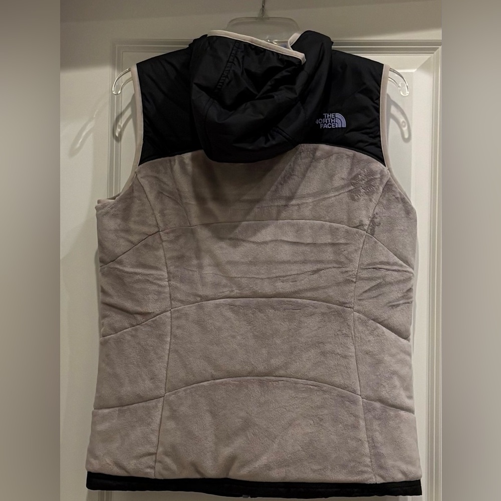 The North Face Reversible Vest - Picture 13 of 16